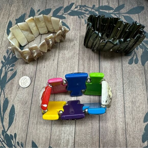Shell And Acrylic Stretch Bracelet Bundle B1 - Picture 3 of 3